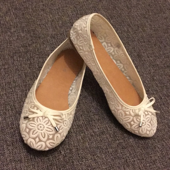 white flats payless